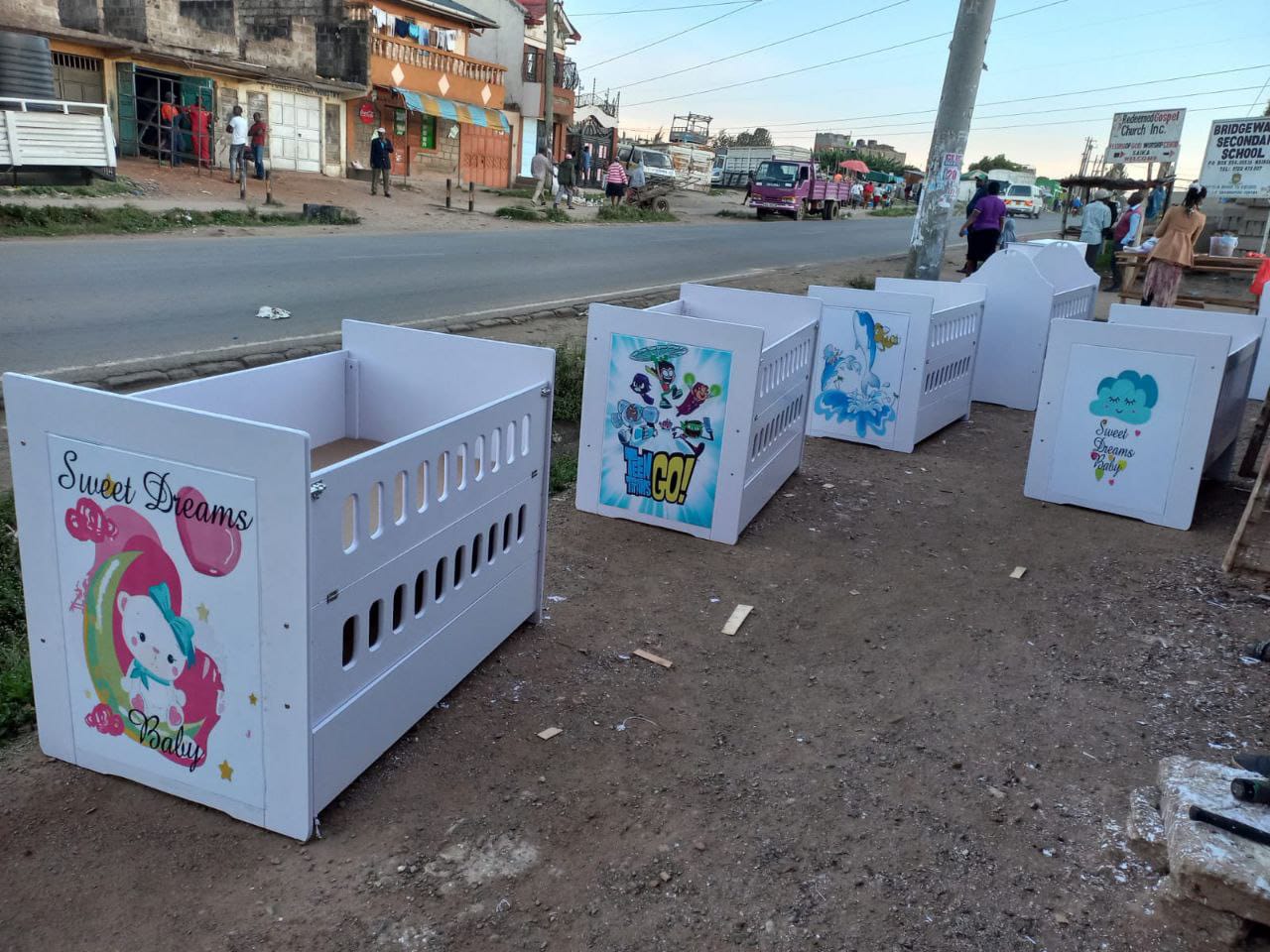 Baby MDF bed wth mattress and cot bumper 8