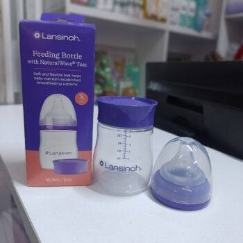 Lansinoh 160ml (5oz) Anti-Colic Feeding Bottle with a Slow Flow NaturalWave teat.﻿